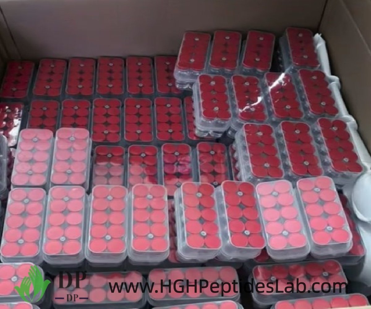 Pesanan Melatonin dikemas dalam kotak pengiriman karton dengan bantalan.